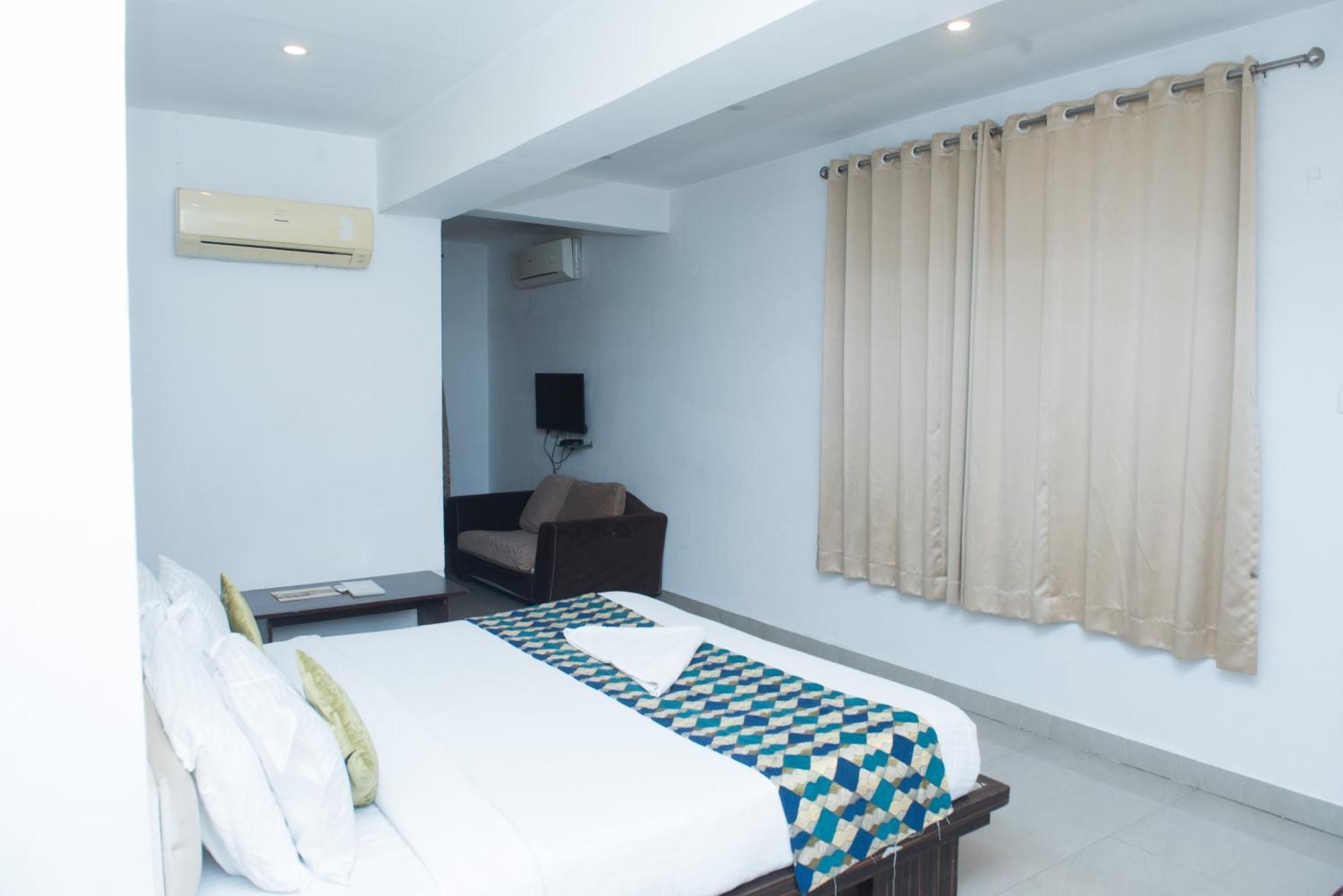 Hotel Balaji Central Ratlām Zewnętrze zdjęcie