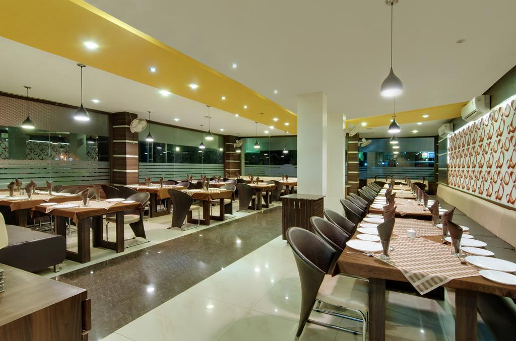 Hotel Balaji Central Ratlām Zewnętrze zdjęcie
